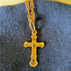14k (585) Gold Cross Pendant & Necklace
